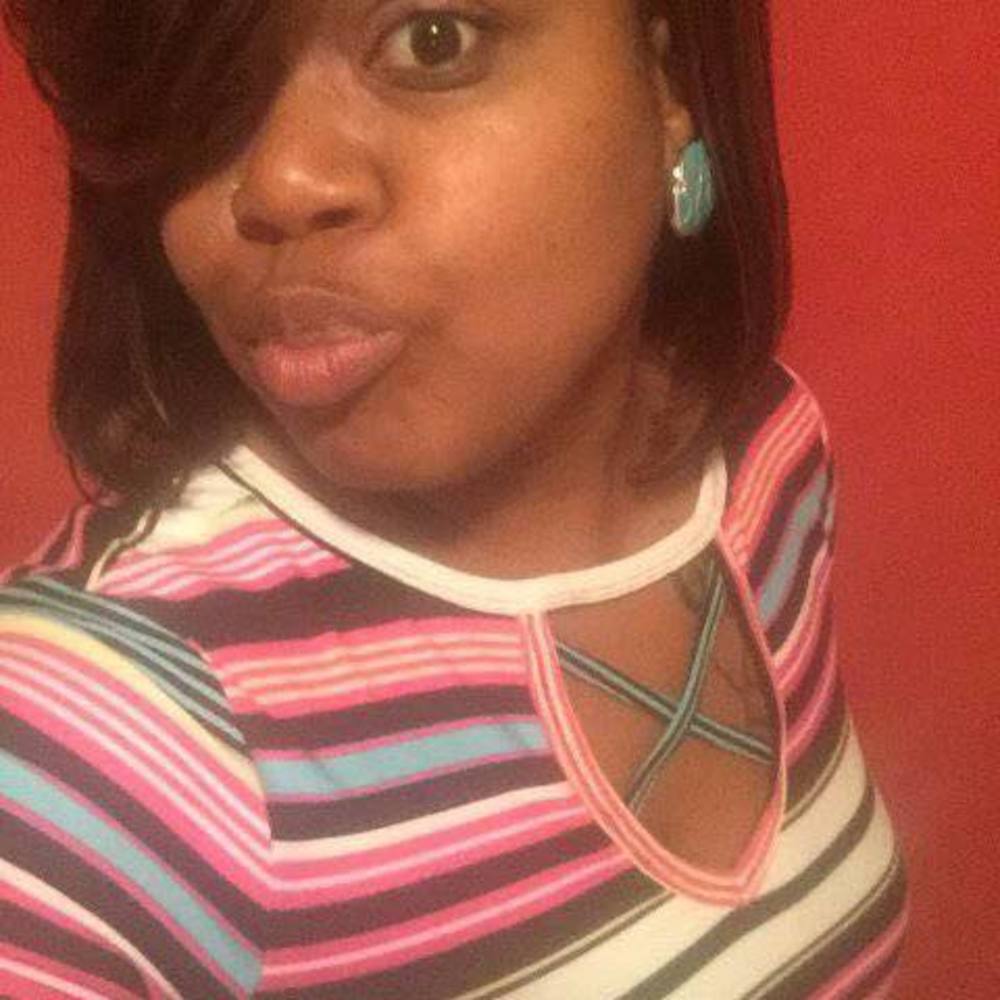 Meet your Posher, Shatirra tee